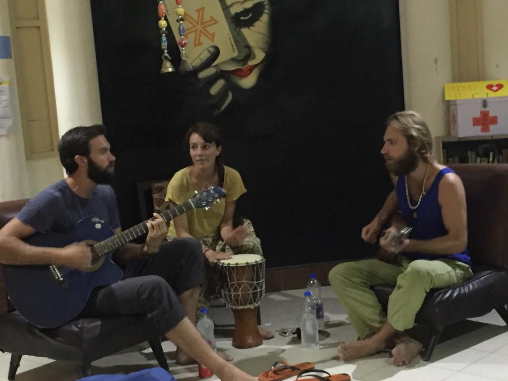 Zostel Varanasi Hostel Buitenkant foto