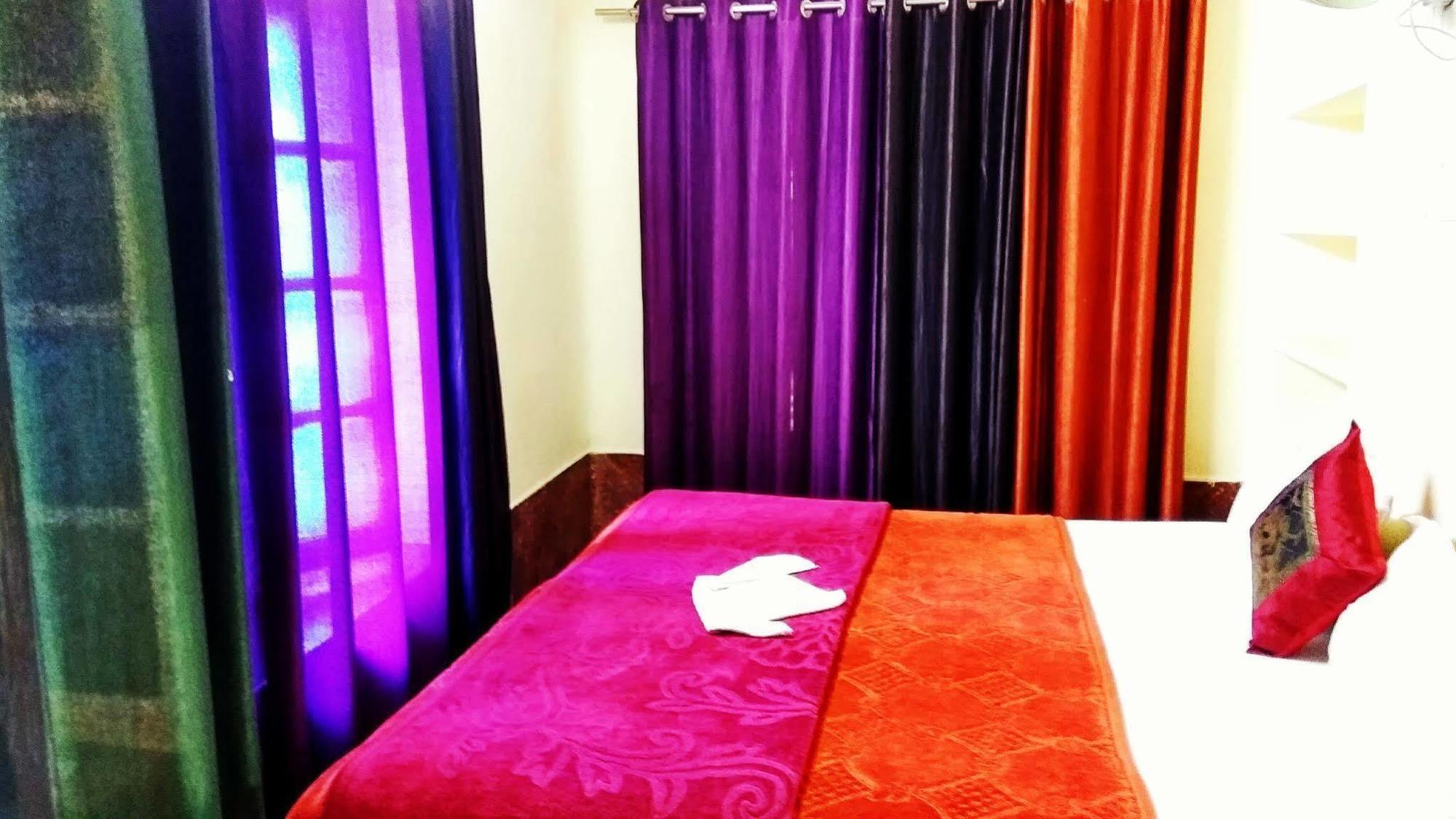 Zostel Varanasi Hostel Buitenkant foto