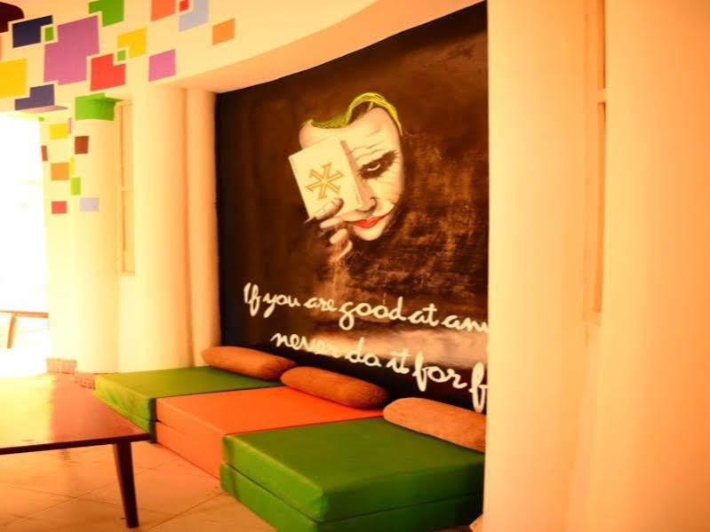 Zostel Varanasi Hostel Buitenkant foto